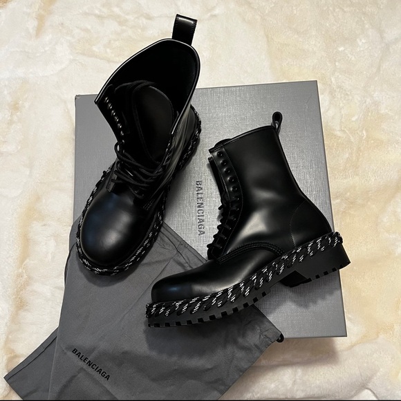Balenciaga boots - Picture 1 of 6